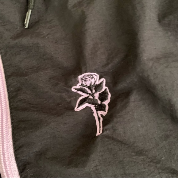 zumiez windbreaker, made by Samii Ryan 💜🖤 - Picture 2 of 8